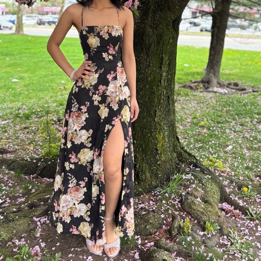 Lulu's Black Floral Maxi Dress